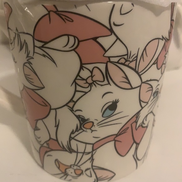 Aristocats Disney Marie the Kitty. Brand New Mug with Lid. - Picture 6 of 7